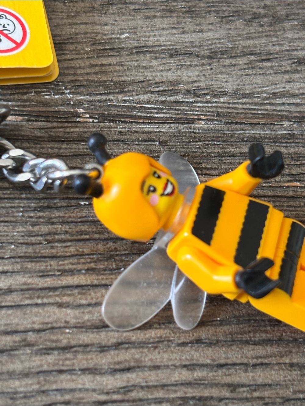 RETIRED 2016 LEGO 🐝 Bumble Bee Girl Minifigure Keychain NWT - Picture 5 of 5